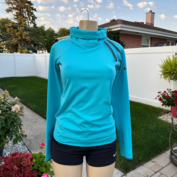 Nike Pro HyperWarm Turtleneck Pullover Shirt 604947-408 turquoise Womens size S - Picture 1 of 7